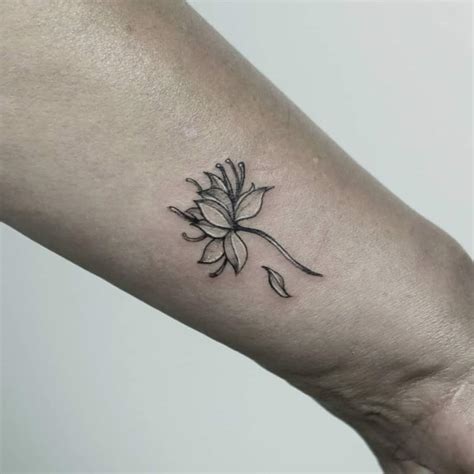 simple floral tattoos